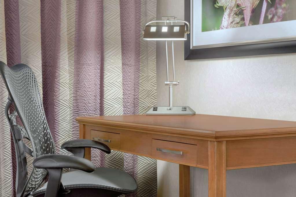 Hilton Garden Inn Спрингфилд Номер фото