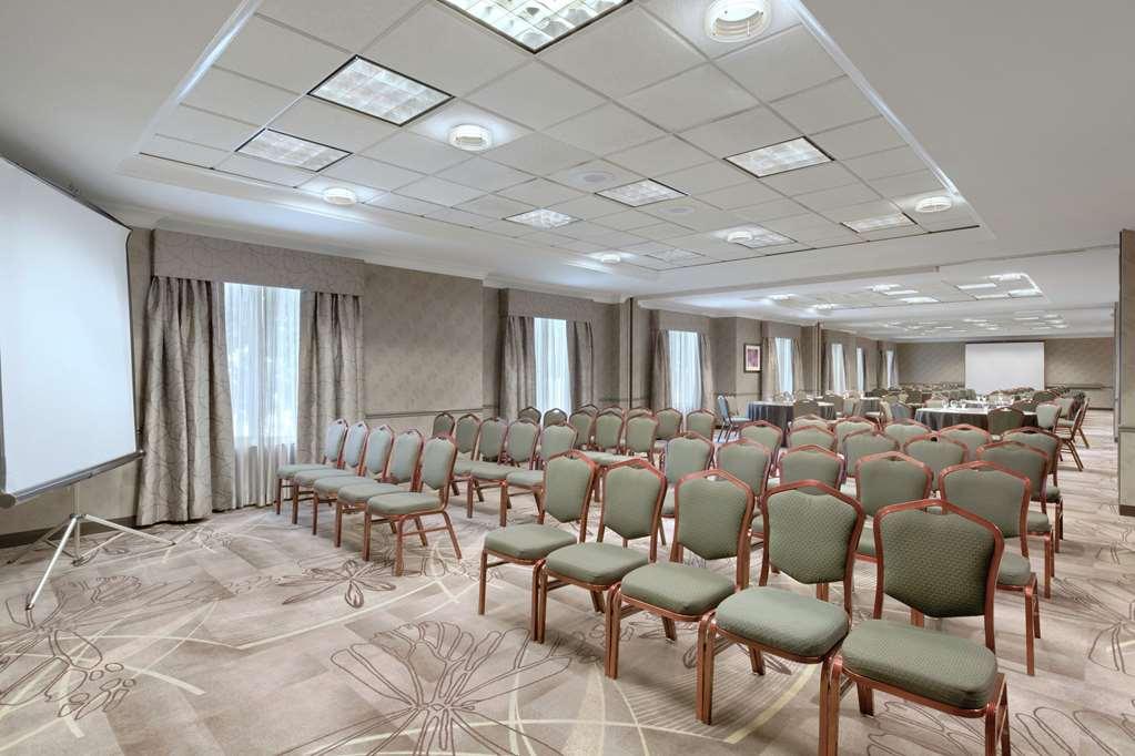 Hilton Garden Inn Спрингфилд Удобства фото