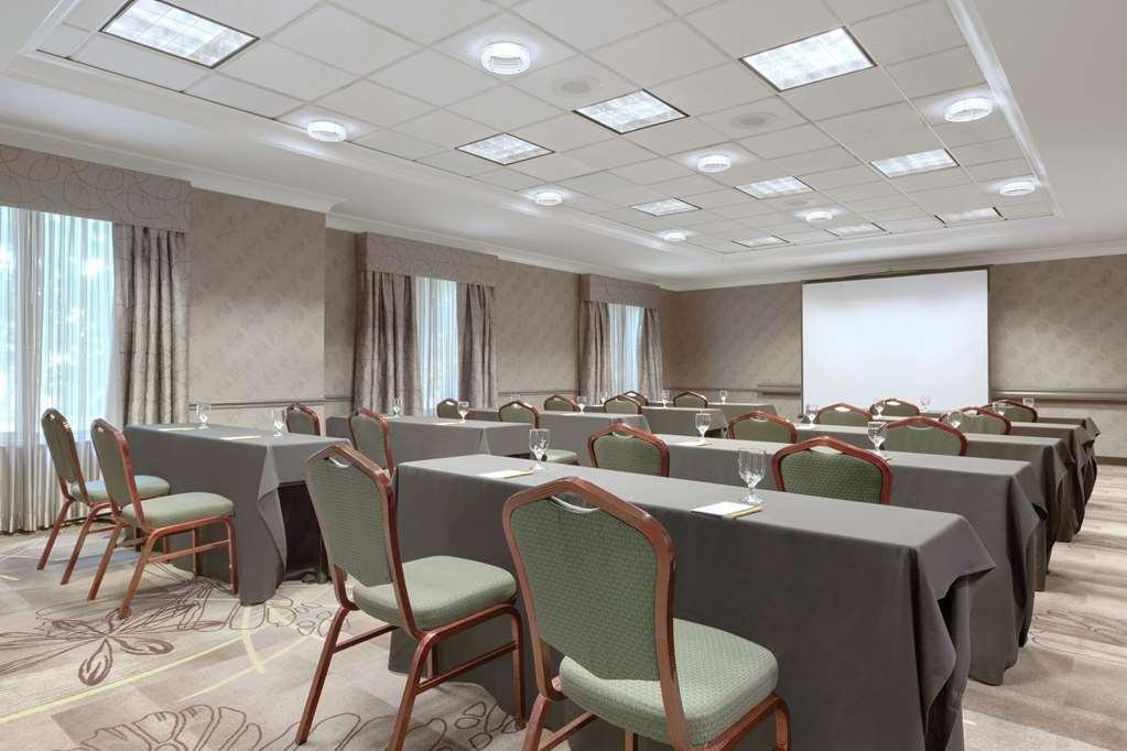 Hilton Garden Inn Спрингфилд Удобства фото