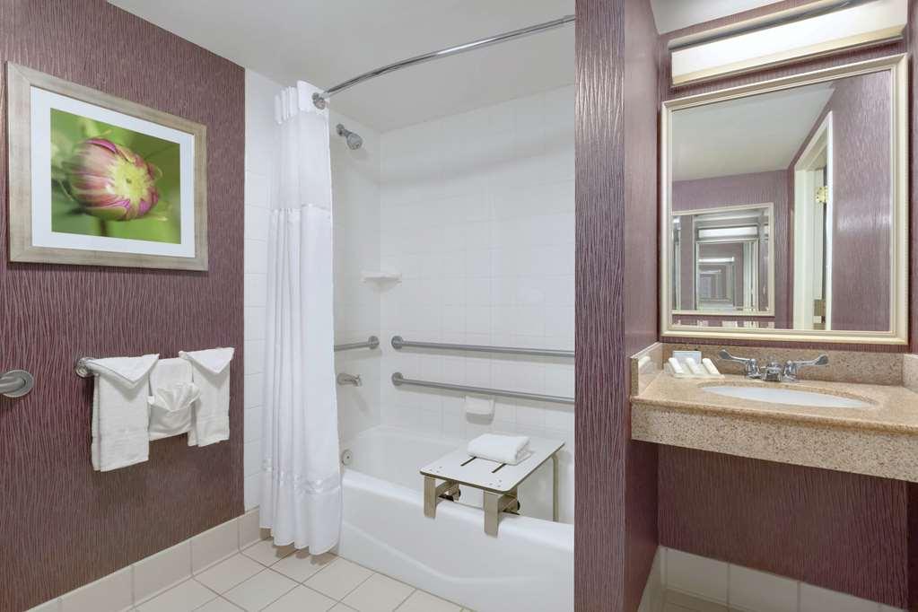 Hilton Garden Inn Спрингфилд Экстерьер фото