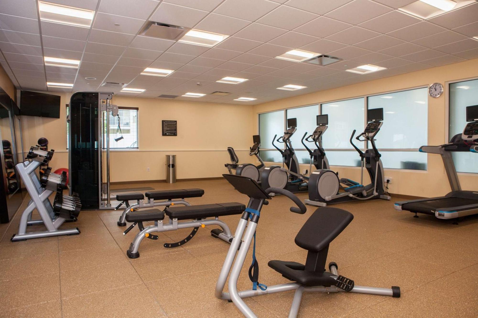 Hilton Garden Inn Спрингфилд Экстерьер фото