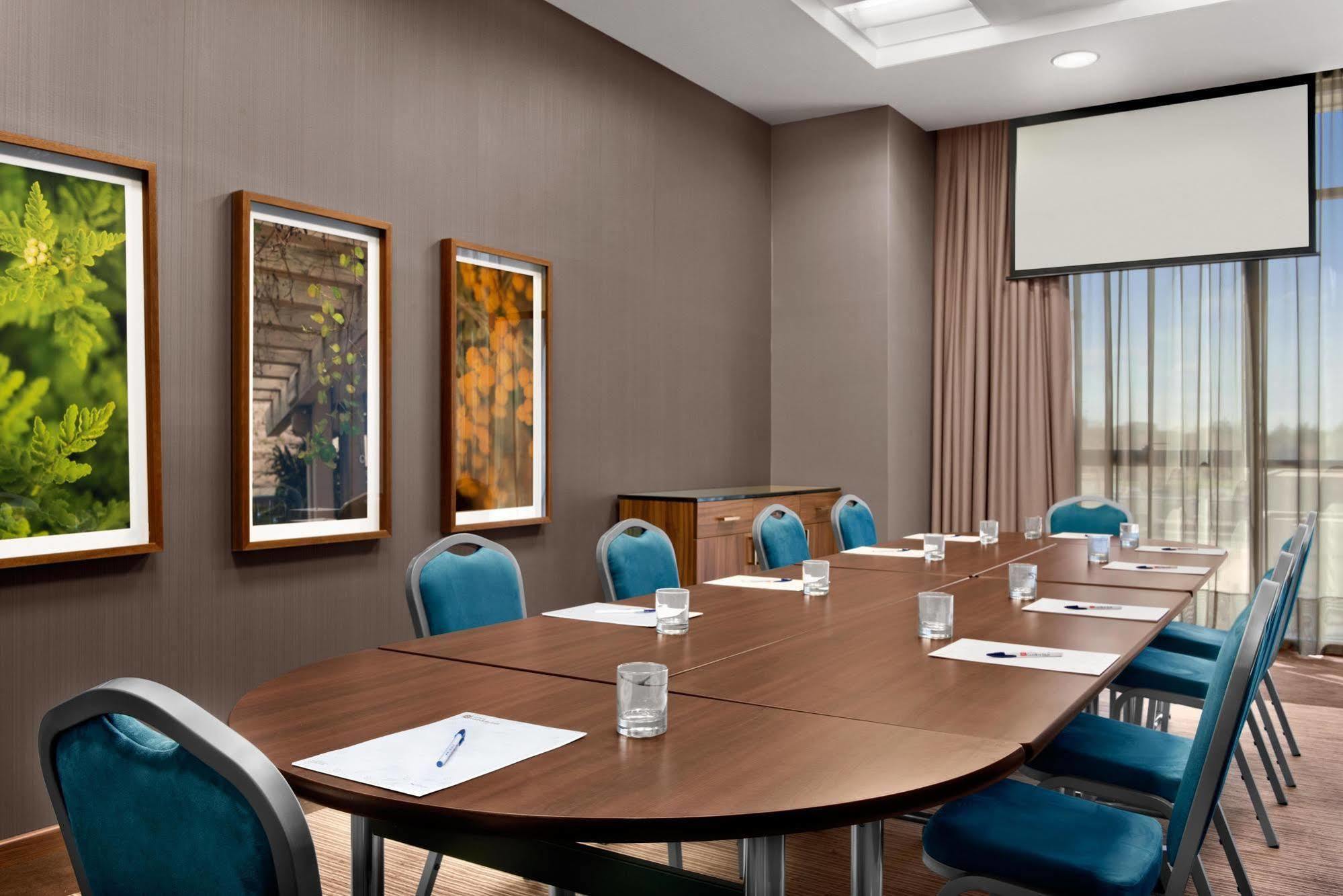 Hilton Garden Inn Спрингфилд Экстерьер фото