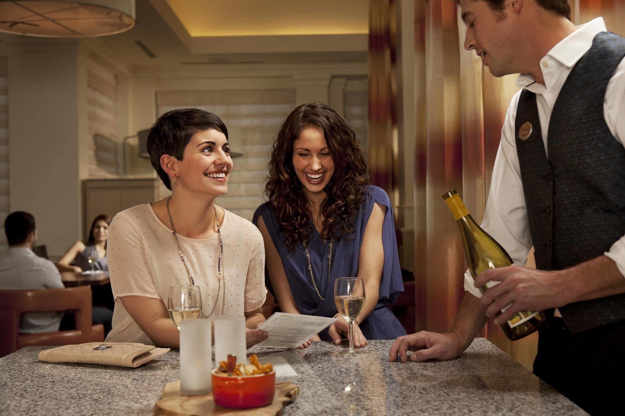 Hilton Garden Inn Спрингфилд Экстерьер фото